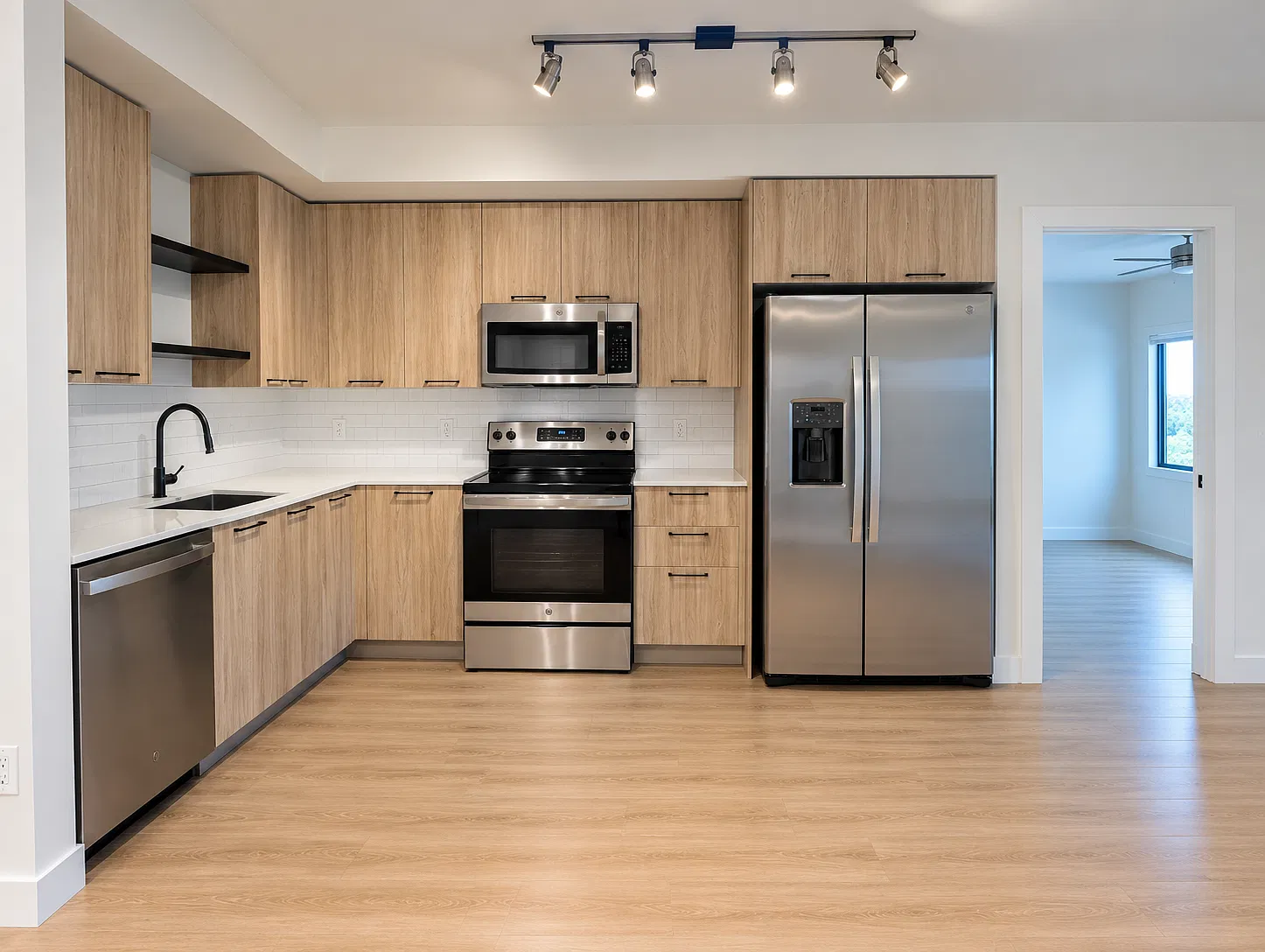 2 bed, 882 sqft, $3,662 — Photo 1