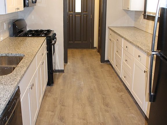 4th image of 2774 Benton St