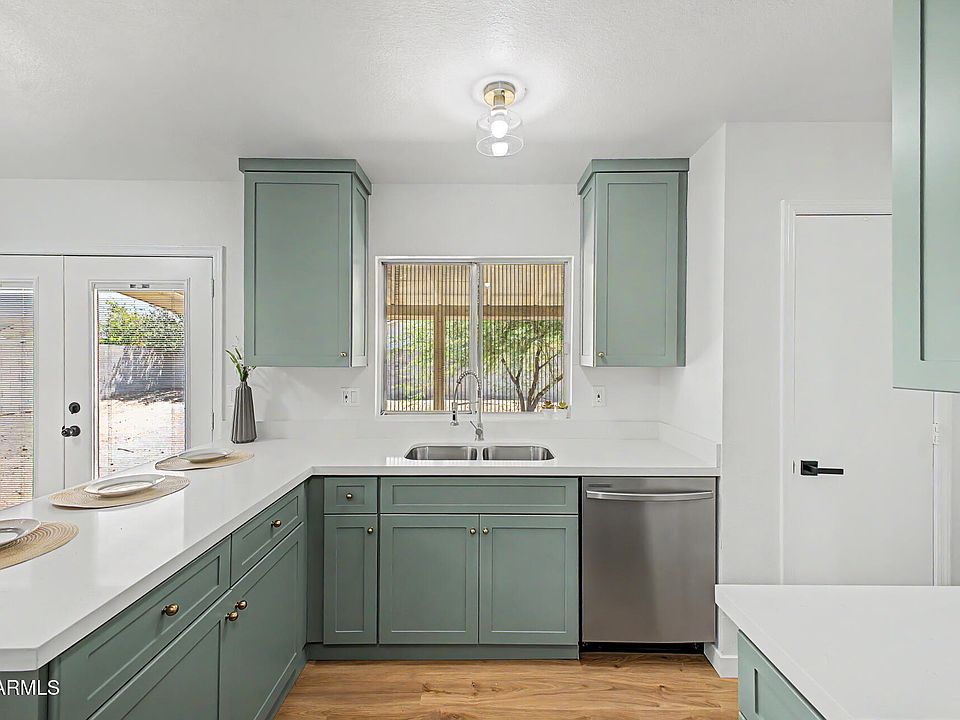 1st image of 4219 W SUNNYSIDE Avenue
