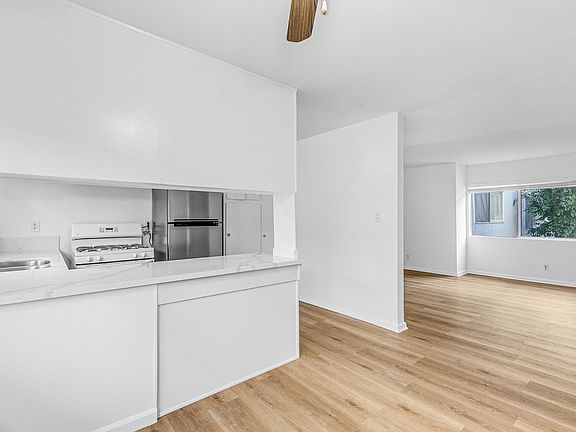 5th image of 7100 Fulton Ave APT 14