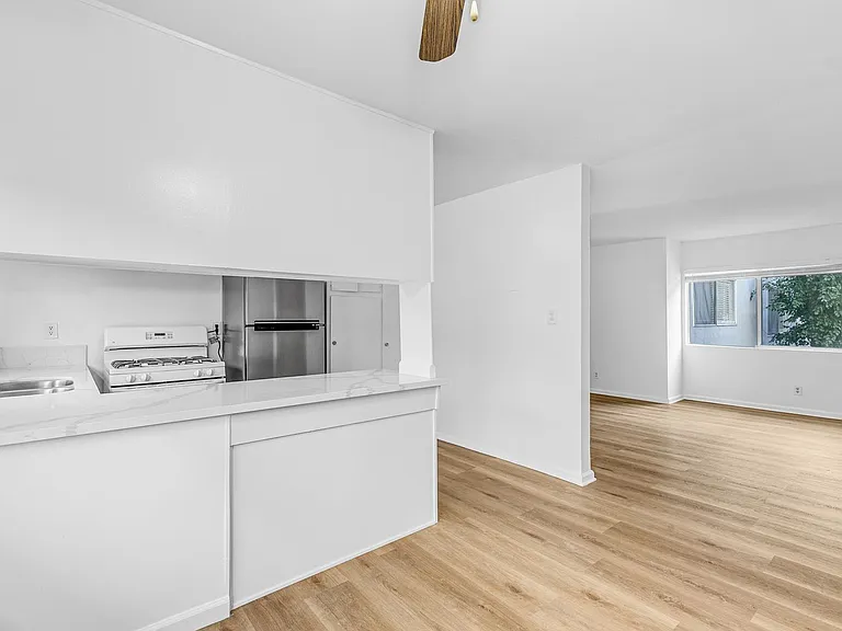 7100 Fulton Ave — Photo 5
