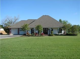 140 Johnny Benoit Rd, Hackberry, LA 70645