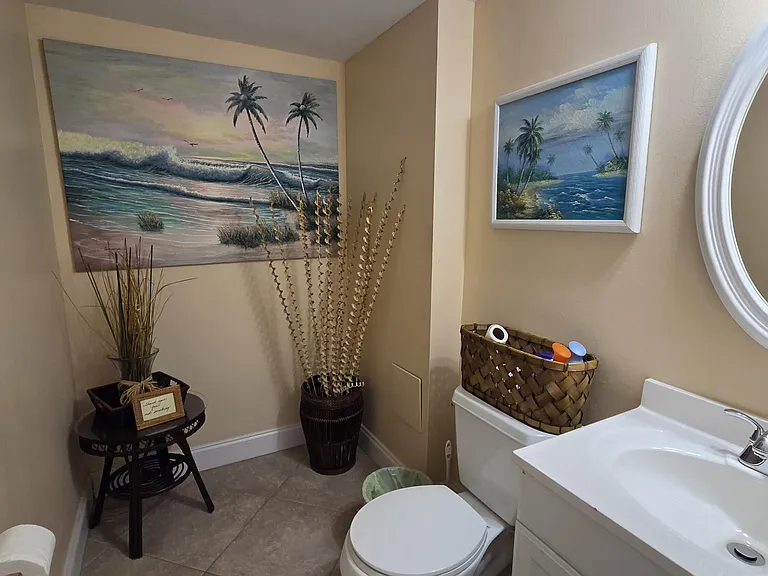 2400 NE 10th St #108 — Photo 9