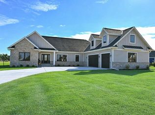 N66W34839 Baltic PASS, Oconomowoc, WI