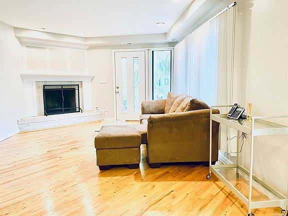 3rd image of 4 Avenue B