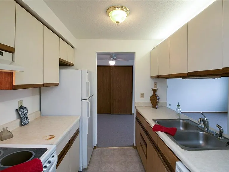 812 Benton Dr #11 — Photo 5