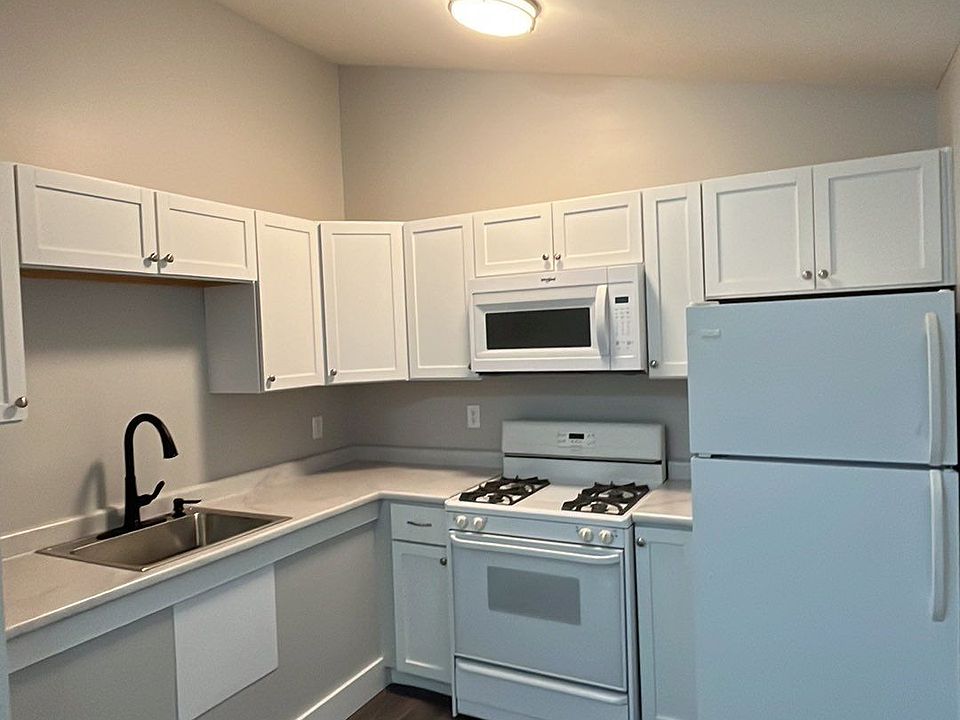 1st image of 877 N 26th St #887-36