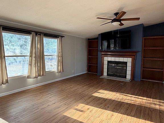 5th image of 605 SE County Rd #2301