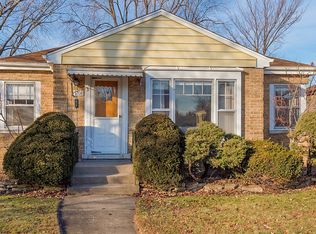 1208 Kemman Ave, La Grange Park, IL 60526