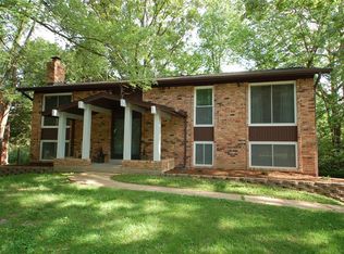 1012 Providence Rd, Ballwin, MO 63011