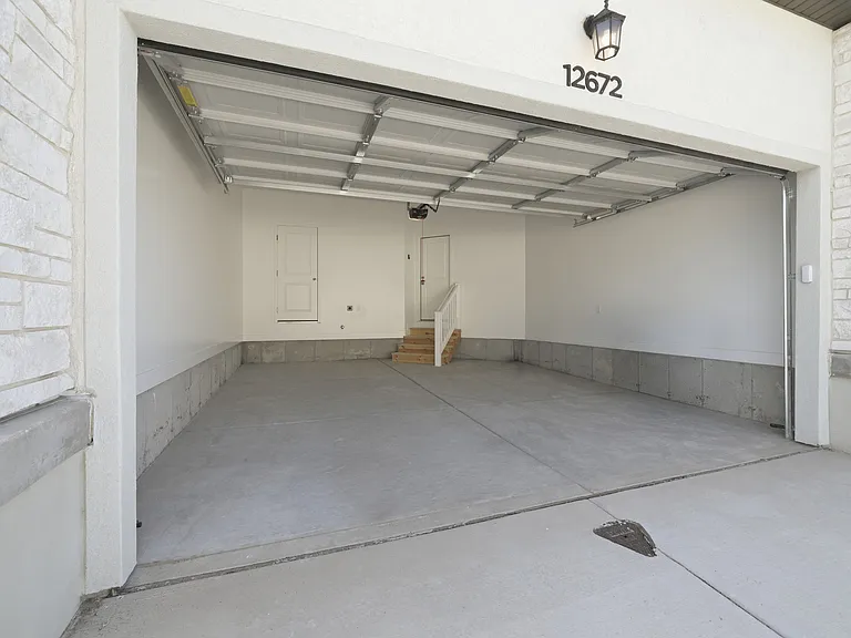 12672 S Bishop Pass Cv — Photo 33