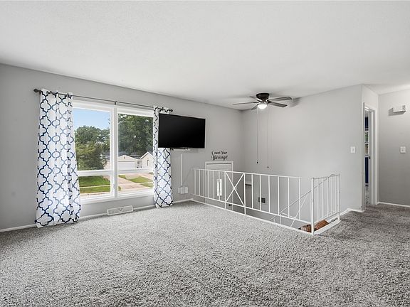 5th image of 211 Fleetwood Rd SW