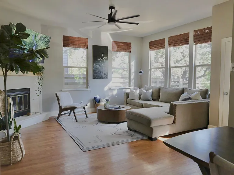 215 Lessin Ln — Photo 3