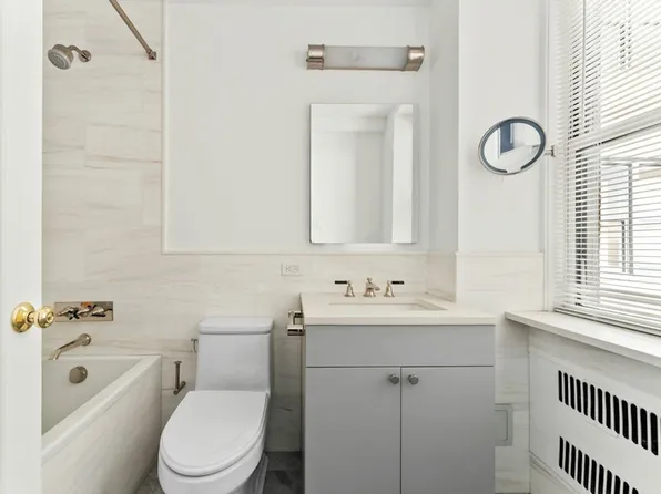 4 East 70th Street image 6 of 7