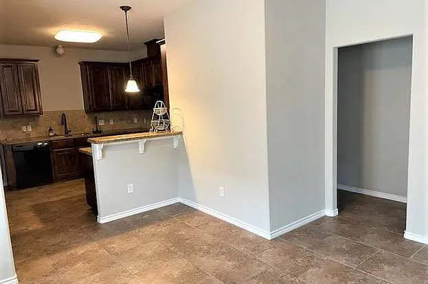 3806 Blackhawk Ln — Photo 6