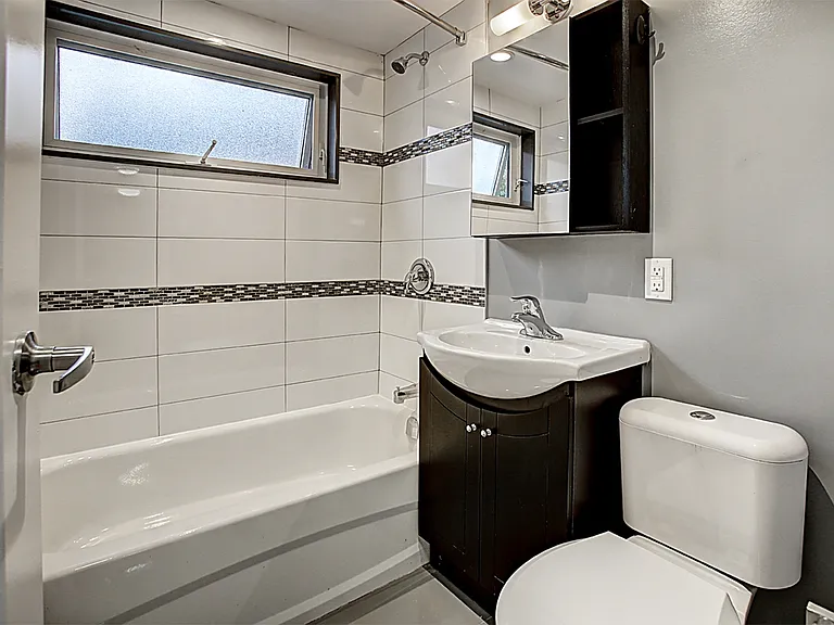 118 Tyndall Ave — Photo 32