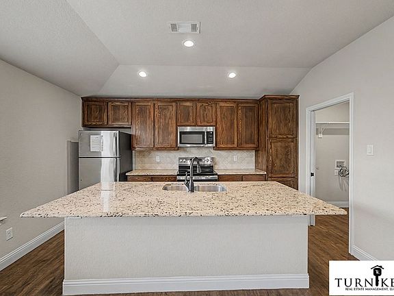 2nd image of 1324-1328 White Sand Dr