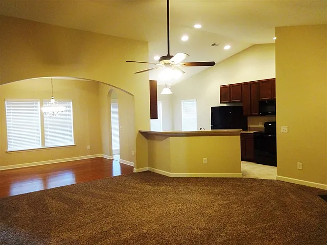 515 Crossland Dr — Photo 7