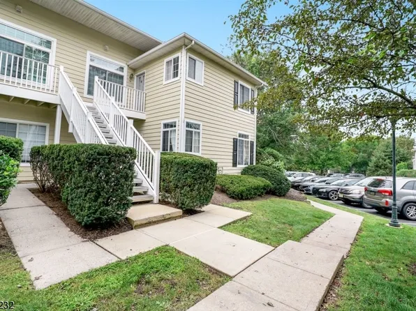 74 Wescott Rd, Bedminster Twp., NJ 07921