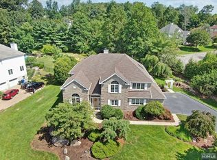 2 Pierson Ct, Mahwah, NJ 07430