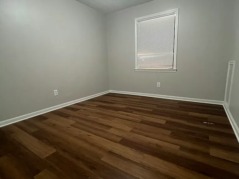 609 Semple Ave — Photo 7