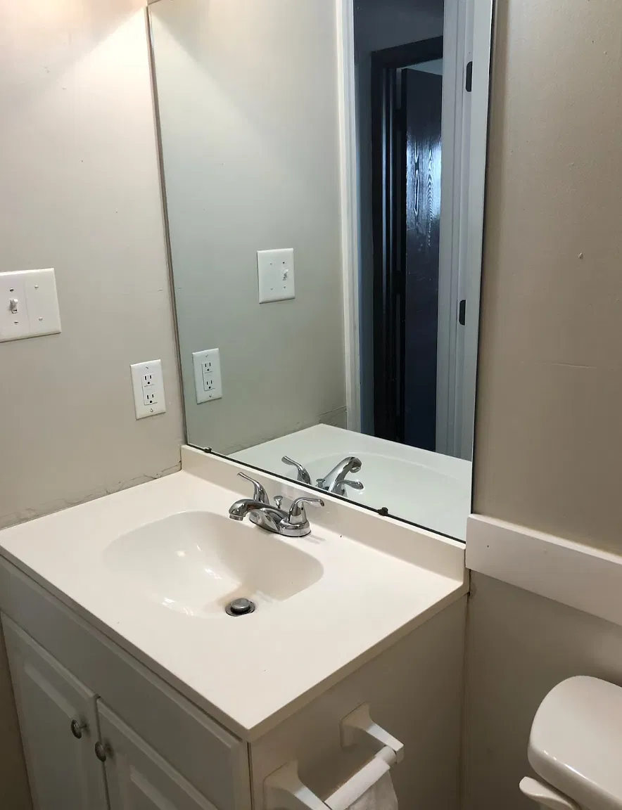 2 bed, 850 sqft, $900 — Photo 2