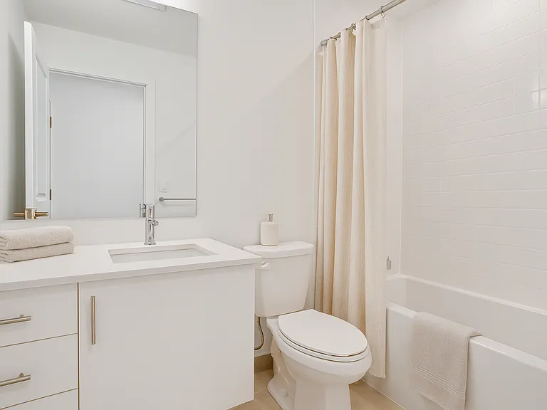 3240 William Coltson Ave — Photo 82