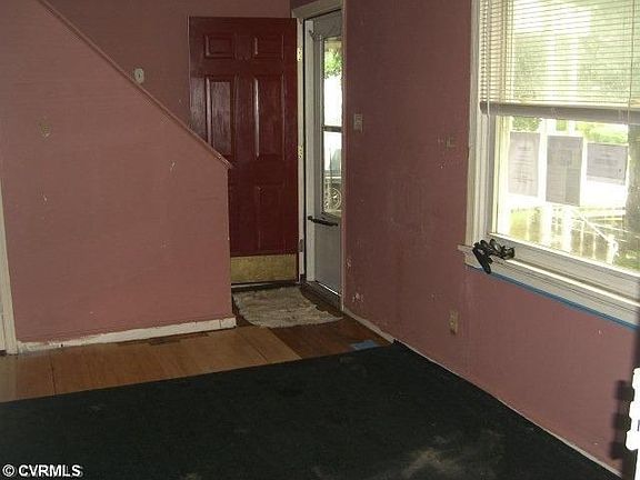 2nd image of 3925 E Chatham Dr