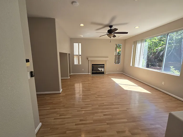 3292 Chateau Du Lac — Photo 5