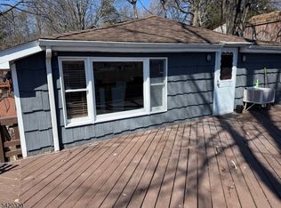 9 Mac Donald Rd W, Hewitt, NJ 07421