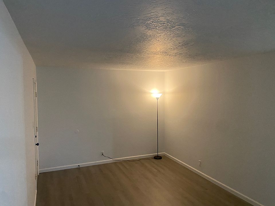 2nd image of 12340 Candelaria Rd NE APT 2