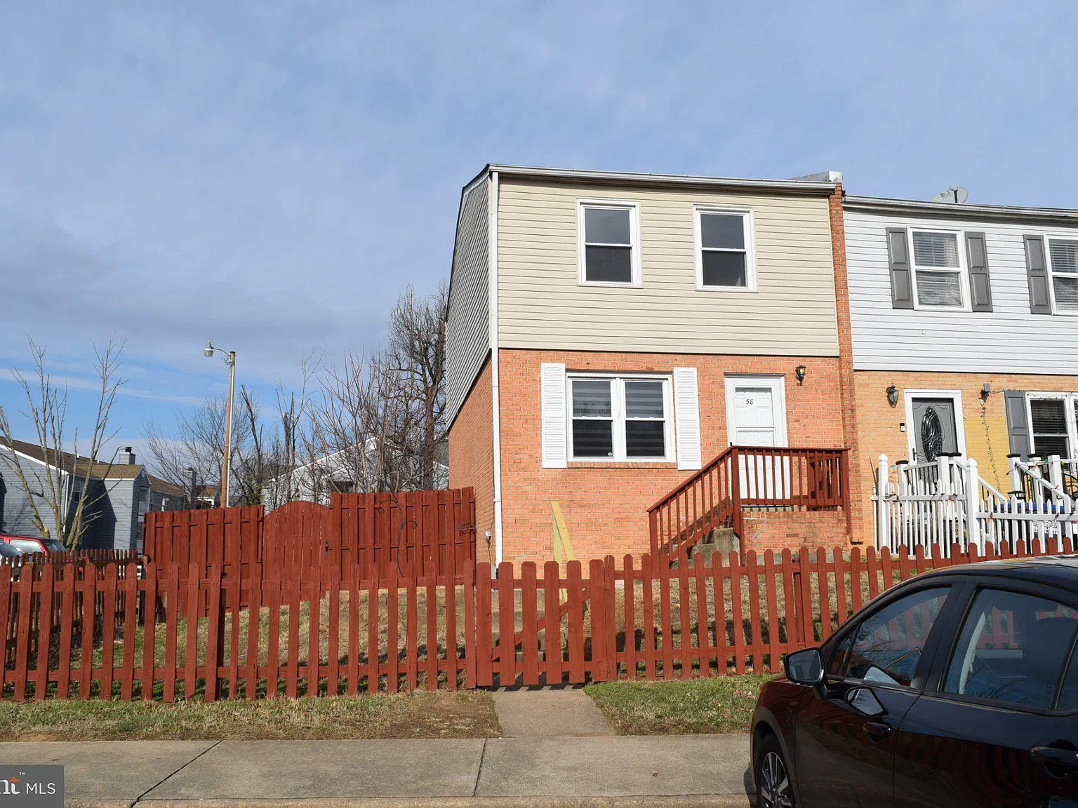2 bed, 2.5 bath, 1800 sqft, $2,050 — Photo 2