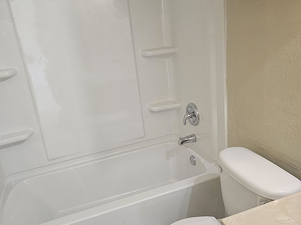 2nd image of 958 E Rodeo Dr