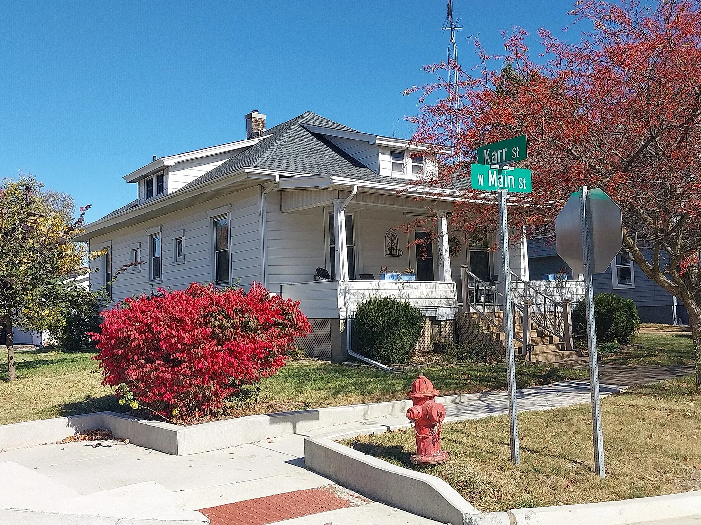 311 W Main St photo 1