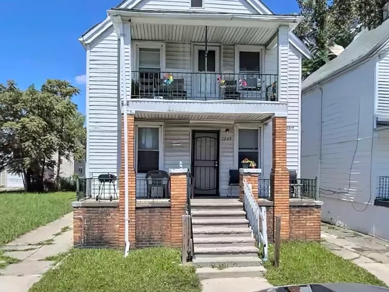 2249 Danforth St — Photo 1