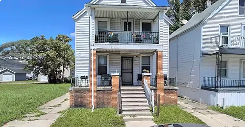 2249 Danforth St Photo 1