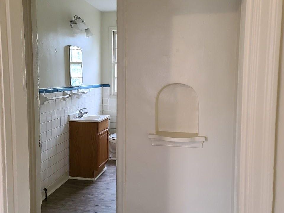 1st image of 2843 S Brentwood Cir