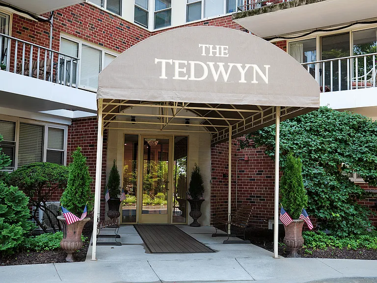 The Tedwyn — Photo 19