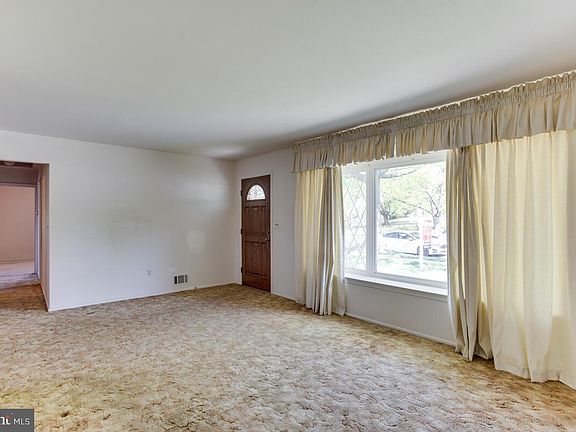 5th image of 7607 Powhatan St