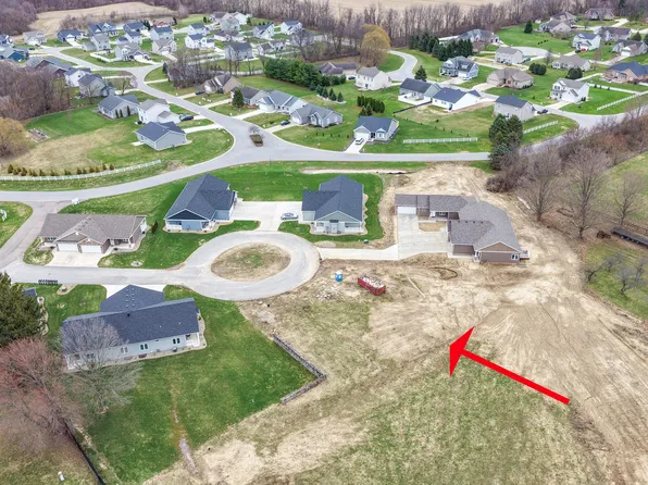 135 Lexington Pointe Dr #8, Niles, MI 49120