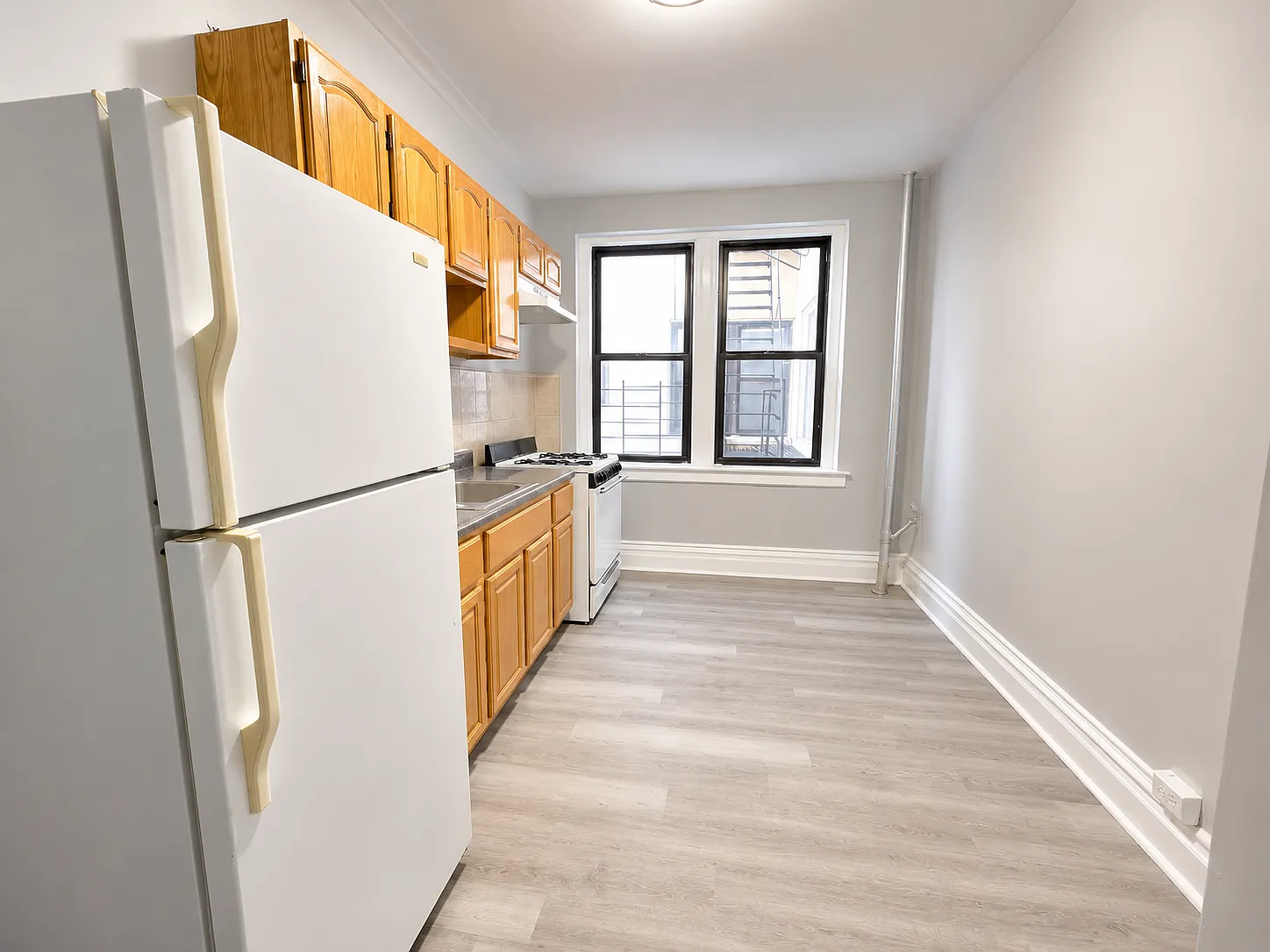 2 bed, 700 sqft, $1,695 — Photo 1