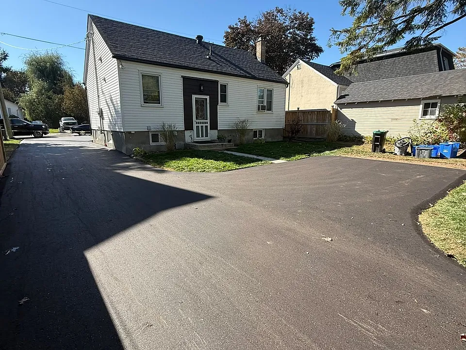 137 Clapperton St