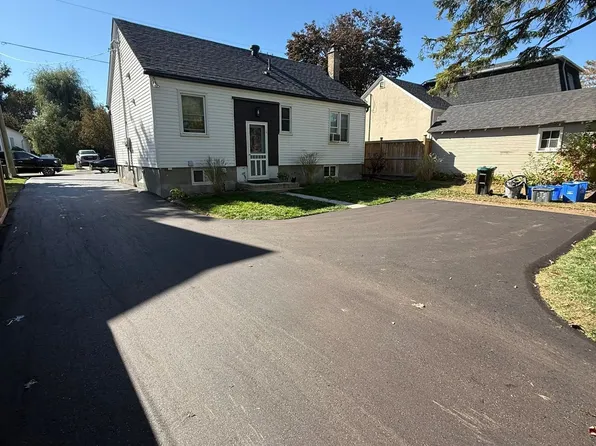 137 Clapperton St, Barrie, ON L4M 3G3