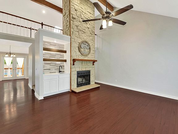4th image of 4011 N Cranberry Ct