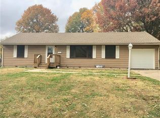 6518 N Harrison St, Gladstone, MO 64118