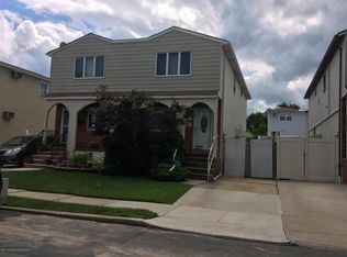 414 Montreal Ave, Staten Island, NY 10306