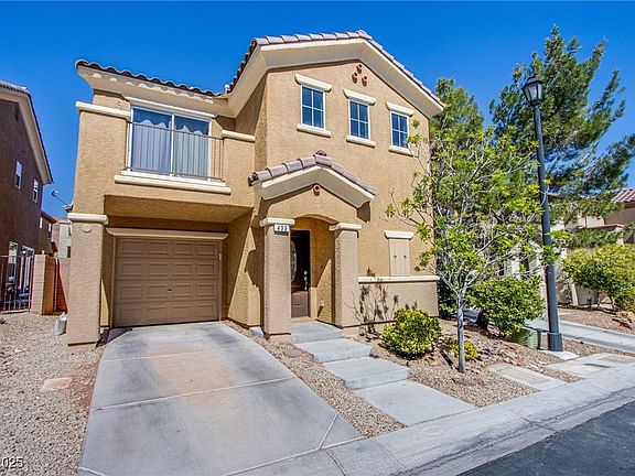 2nd image of 433 Royal Bridge Dr