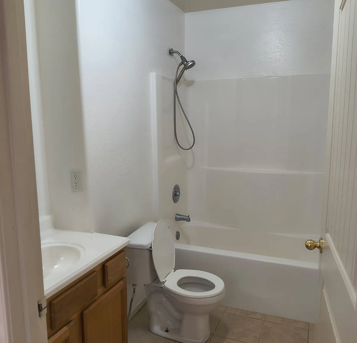 2 bed, 820 sqft, $1,600 — Photo 3