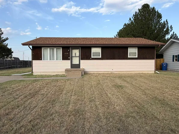 2036 Metro Ln, Hays, KS 67601