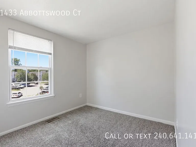 11433 Abbottswood Ct — Photo 8